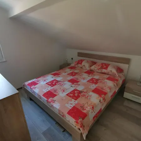 2 Near The Sea Apartment